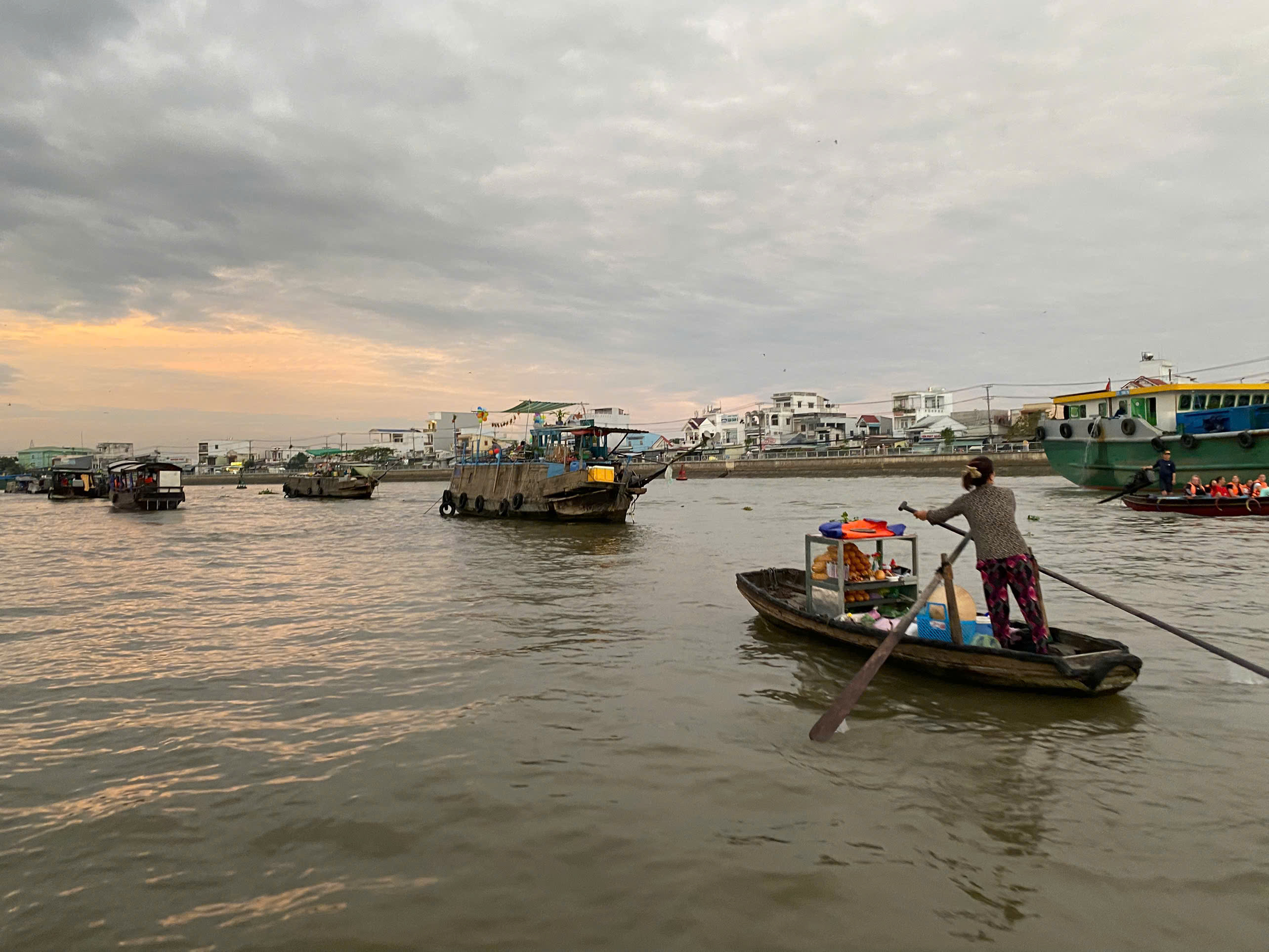 Floating market
