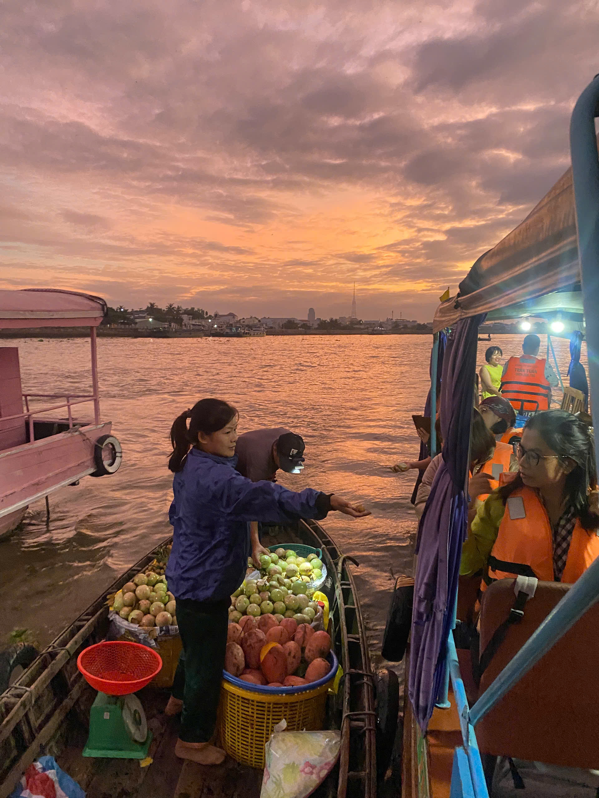 Cai Rang floating market